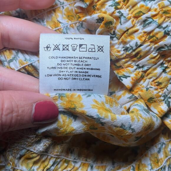 Faithfull The Brand Marguerite Smocked Deep V-Neck Floral Crop Top Yellow Size 2 - Picture 6 of 7